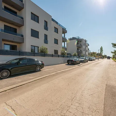 3 Bedroom Beautiful In *