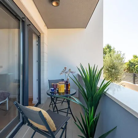 3 Bedroom Beautiful In Апартаменты *
