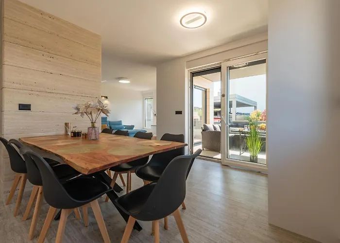 3 Bedroom Awesome In 아파트 *