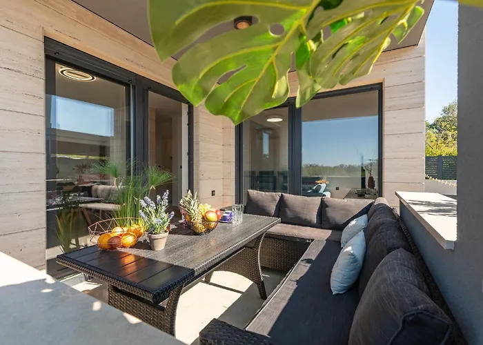 3 Bedroom Awesome In 아파트 Kožino