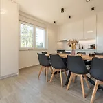 3 Bedroom Awesome In