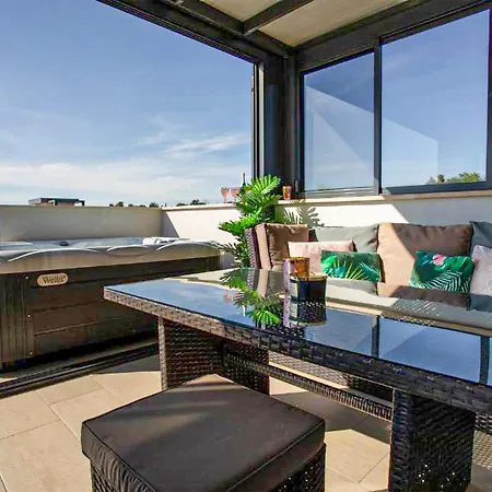 3 Bedroom Awesome In Apartment Kozino
