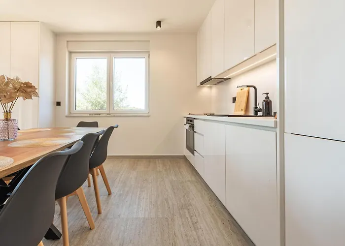 3 Bedroom Awesome In * Kožino