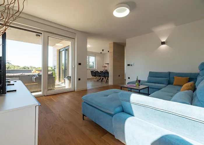 Apartament 3 Bedroom Awesome In