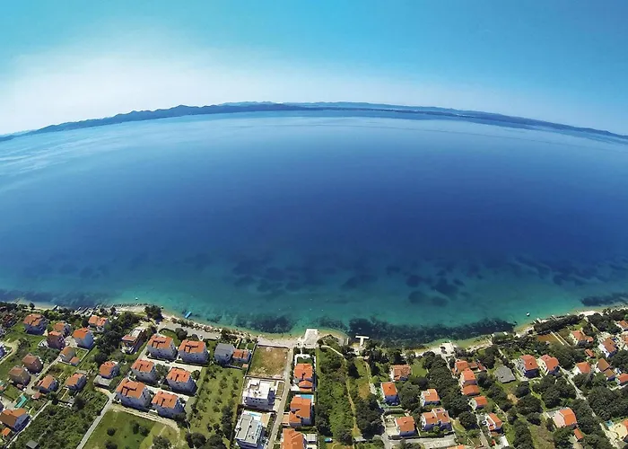 3 Bedroom Awesome In Apartament